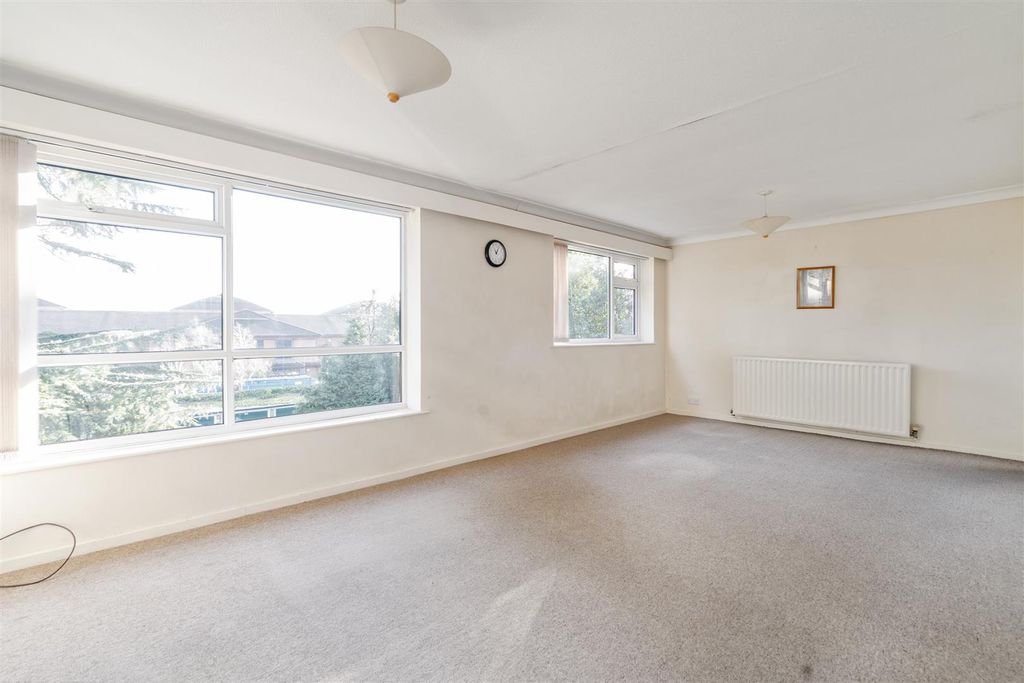 2 bed flat for saleKeresley Close, Solihull B91 photo 5