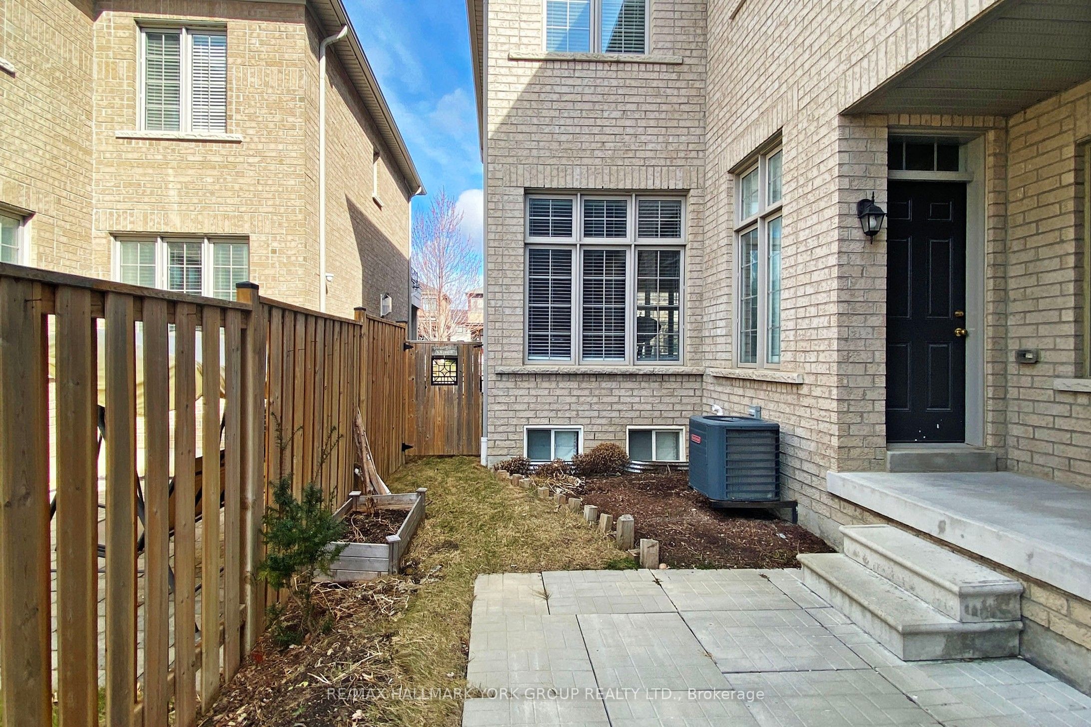 Additional image 4 of 90 Braebrook Drive, Whitby, ON, L1R 0M9