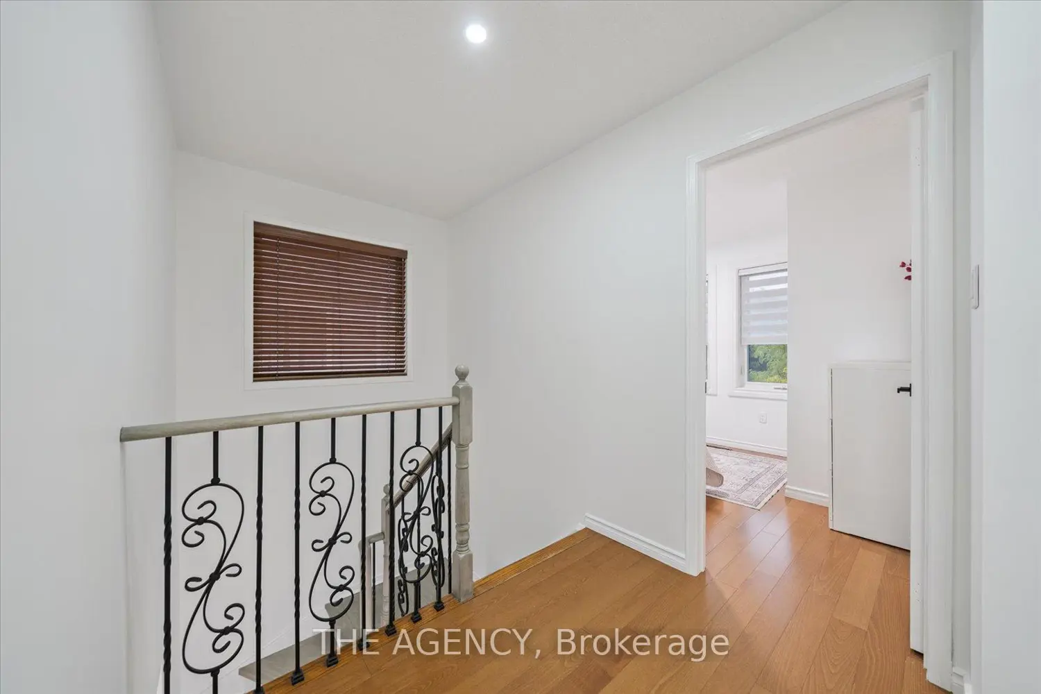 Additional image 7 of 908 Oaktree Crescent