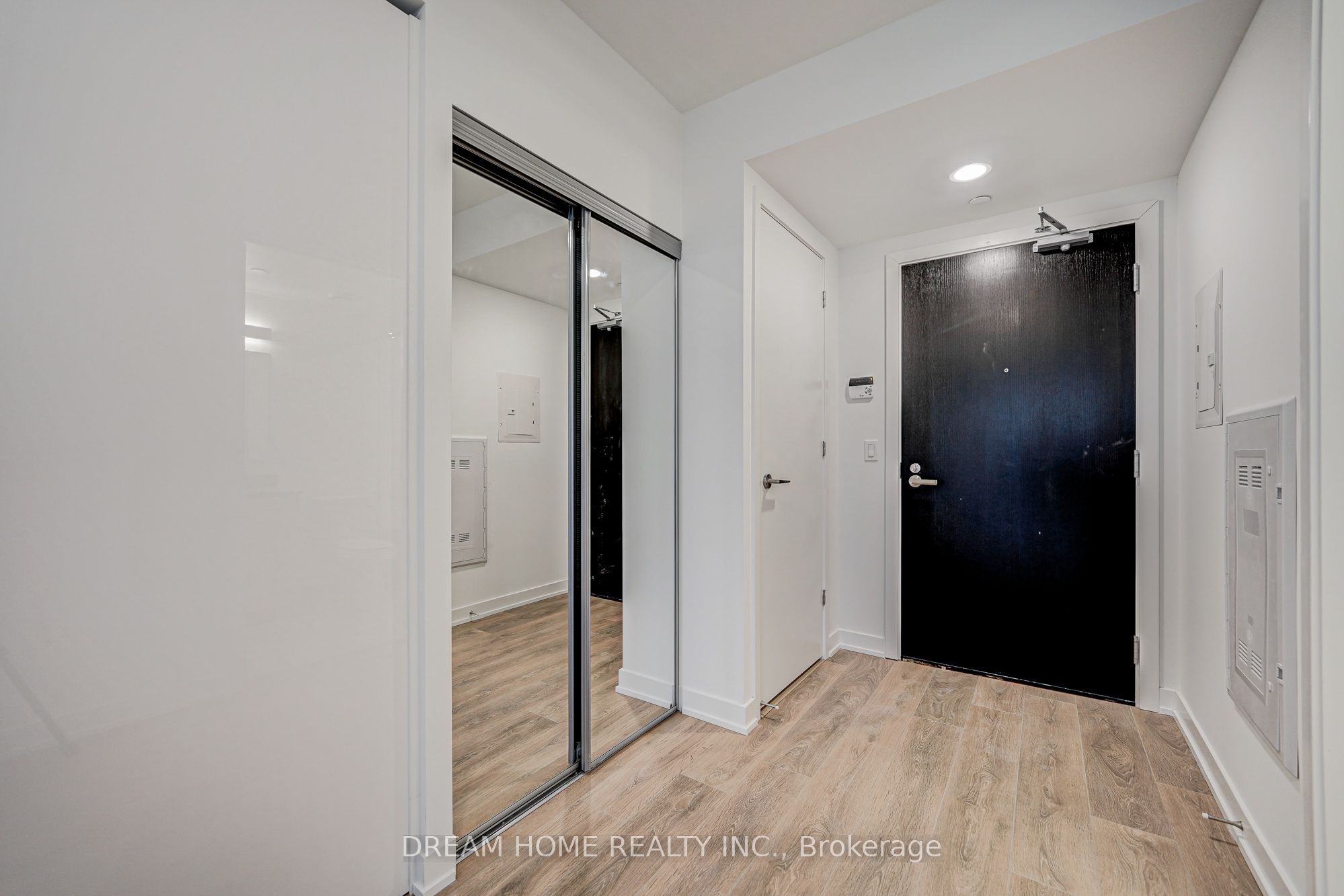 Additional image 2 of 4005-501 Yonge Street, Toronto, ON, M4Y 1Y1