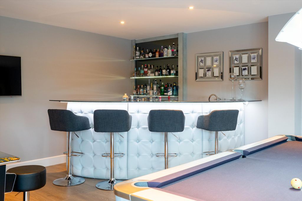 Additional image 10 of 5 bed detached house for saleAvonbank Drive, Stratford-Upon-Avon, Warwickshire CV37