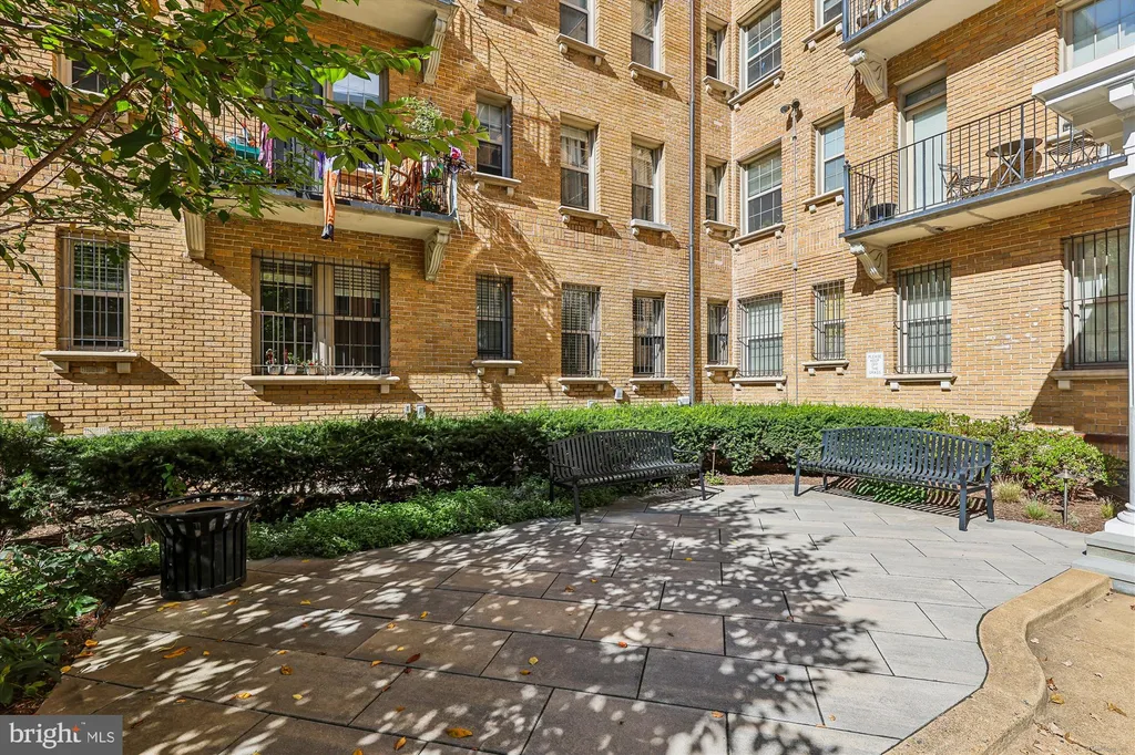 1401 Columbia Road NW Unit 209, Washington, DC 20009