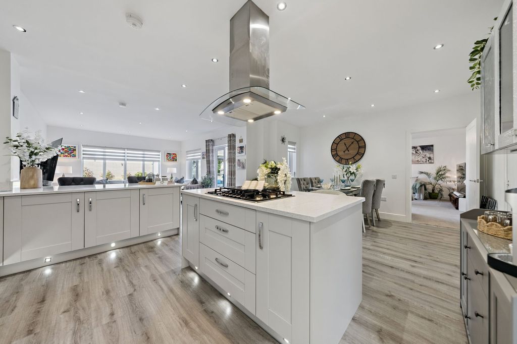 Additional image 8 of 6 bed property for saleKyle Wynd, Newton Mearns G77