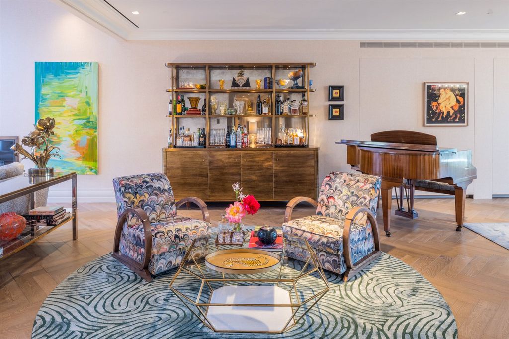 5 bed flat for salePark Crescent, London W1B photo 5