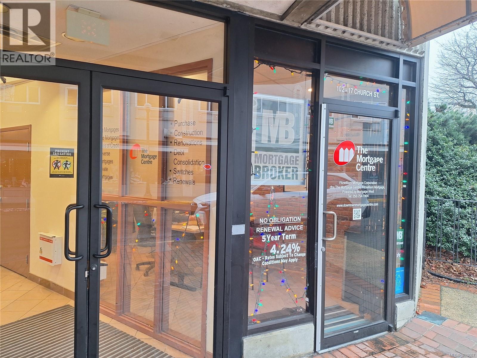 102-17 Church Street, Nanaimo, BC, V9R5H5