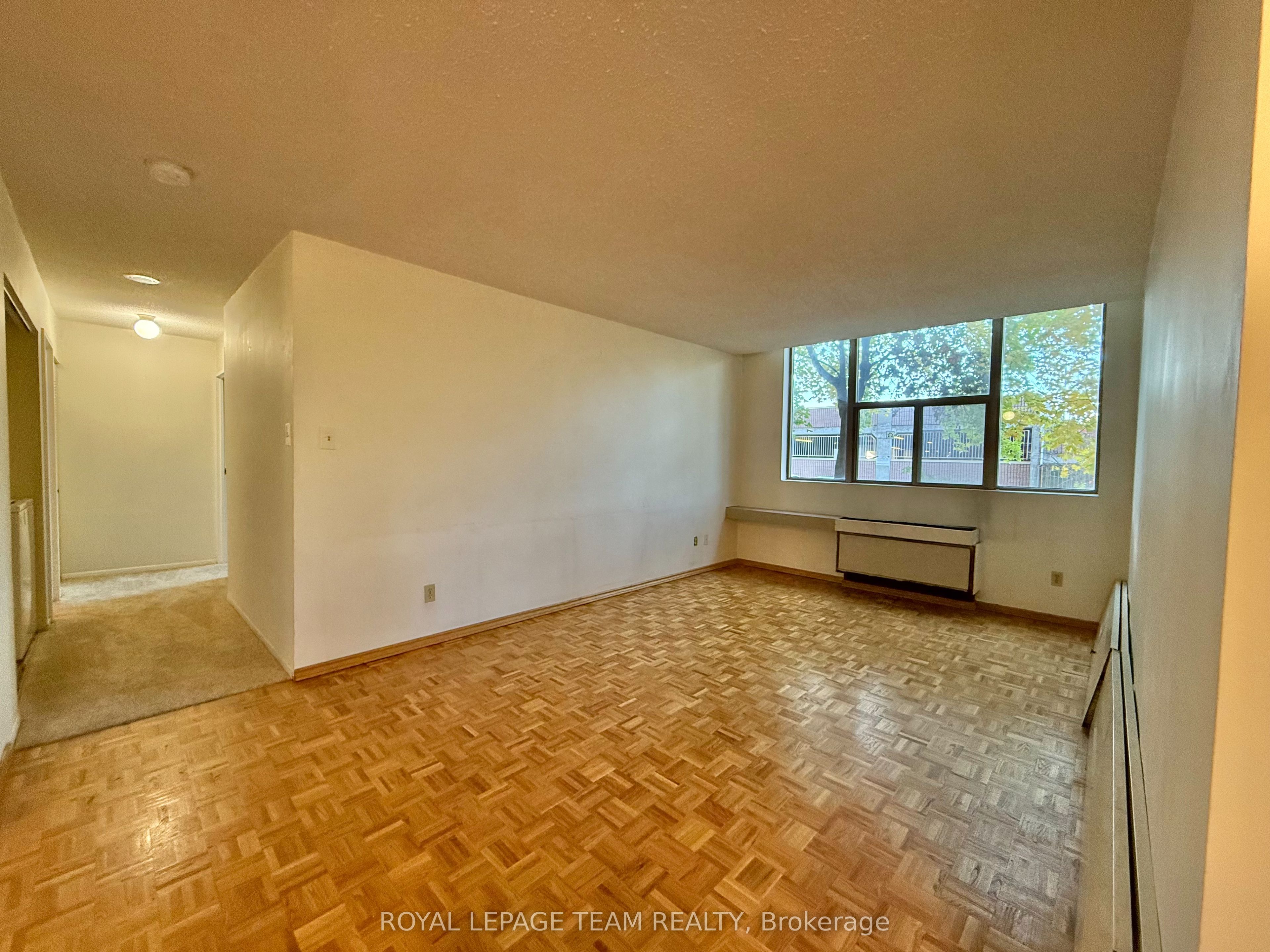 Additional image 4 of 102-2760 Carousel Crescent, Ottawa, ON, K1T 2N4