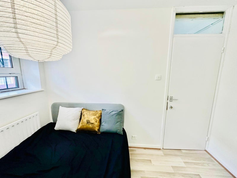 Additional image 5 of Room in a Shared Flat, Tower Bridge, E1, N1 7GU