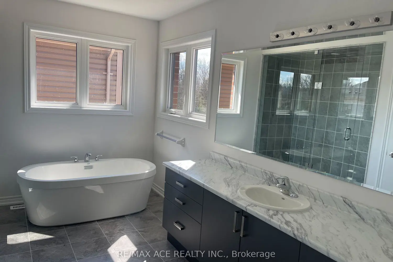 Additional image 7 of 6 Wakefield Boulevard