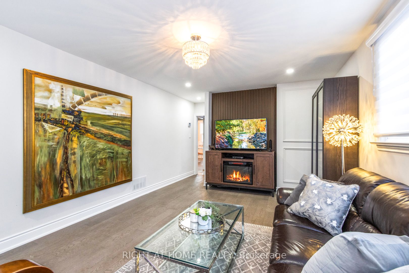 Additional image 2 of 735 Srigley Street, Newmarket, ON, L3Y 1X6