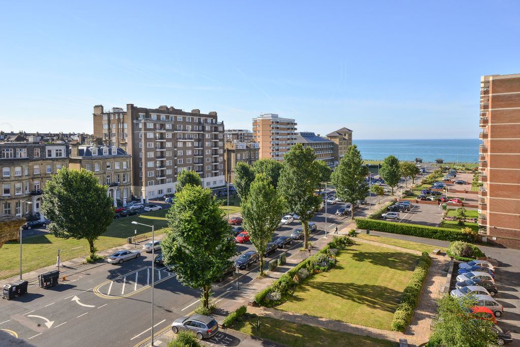 2 bed flat for saleGrand Avenue, Hove BN3