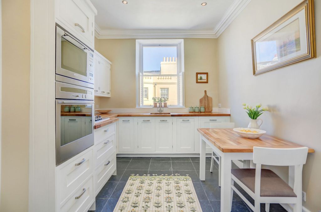 Additional image 8 of 2 bed flat for saleAdelaide Crescent, Hove BN3