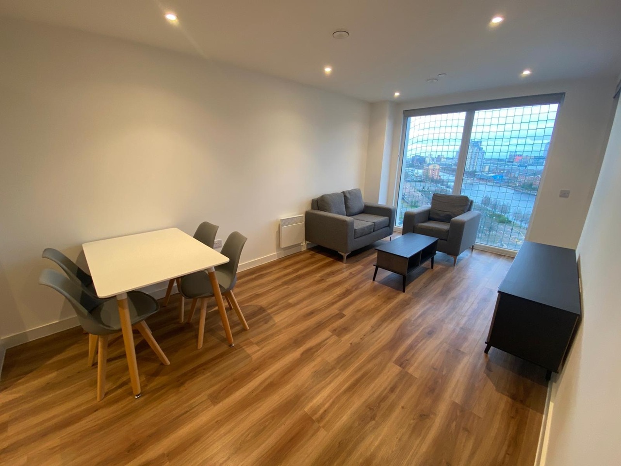 2 Bed Flat, Trafford Road, M5, N1 7GU