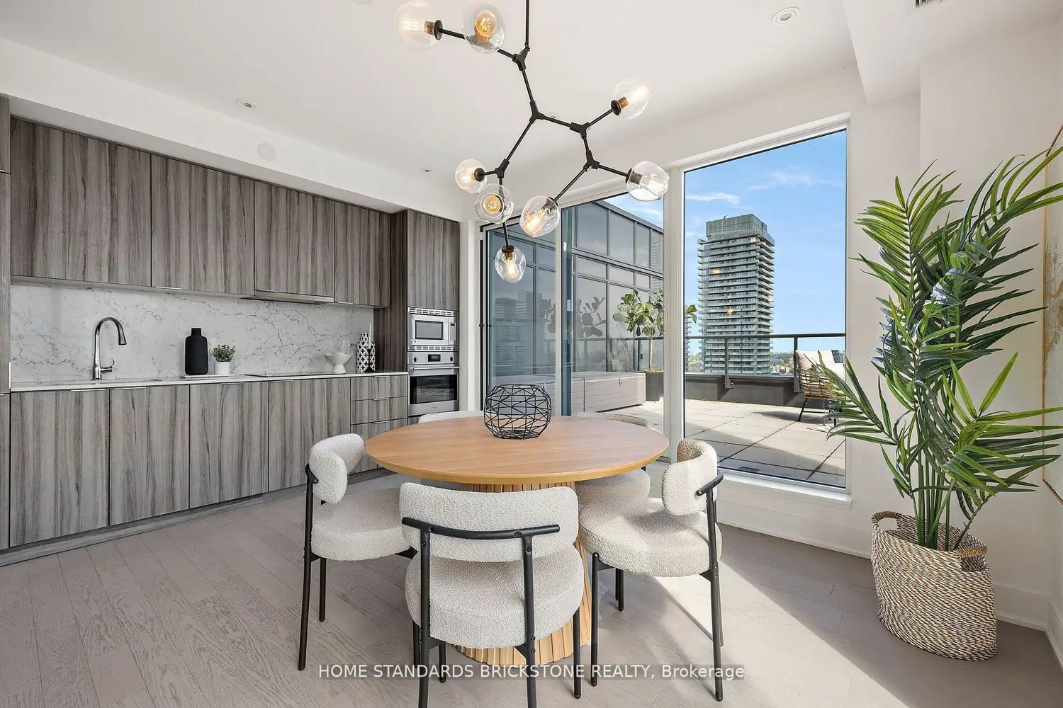 Additional image 6 of 955 Bay Street 3907