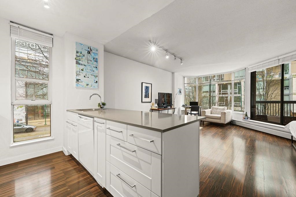 301-1333 Hornby Street, Vancouver, BC, V6Z 2C1