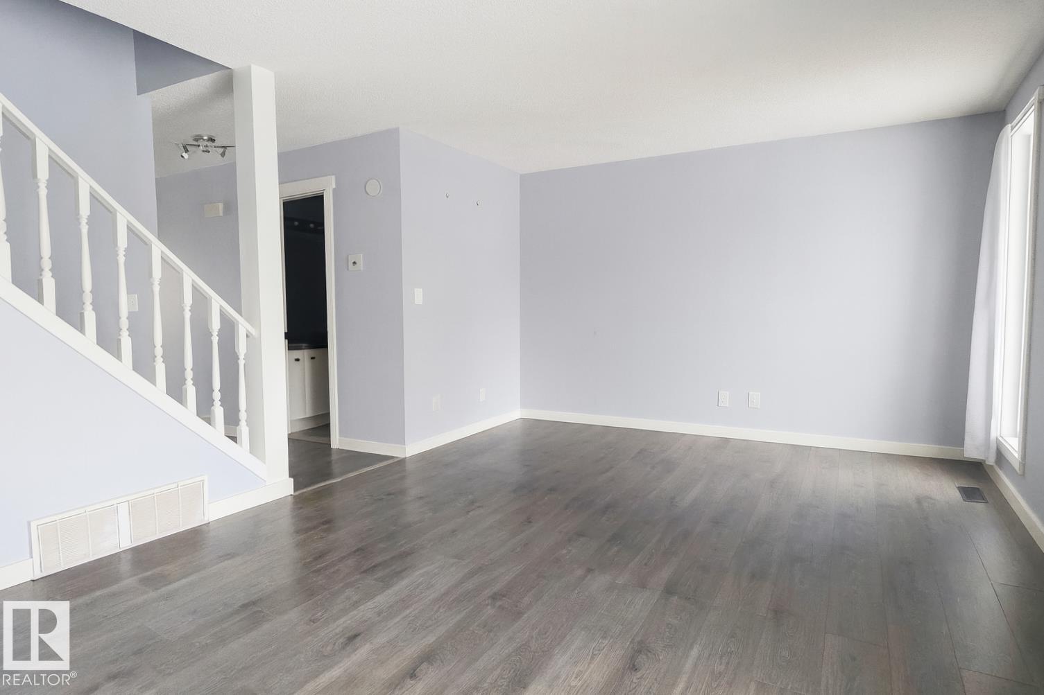 Additional image 4 of 2-10205 158 Avenue NW, Edmonton, AB, T5X5E5