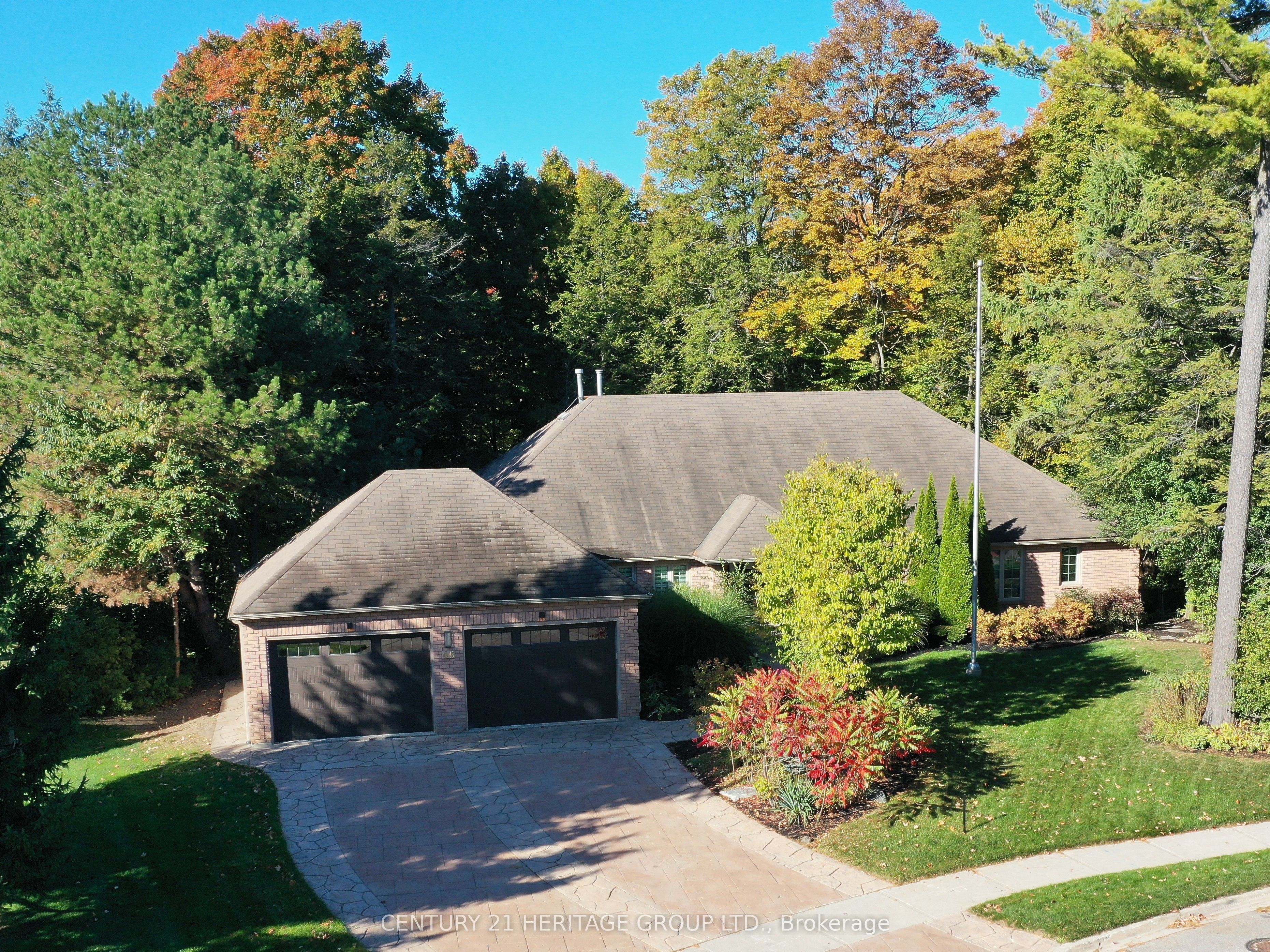 46 Pineneedle Drive, Aurora, ON, L4G 4Y6