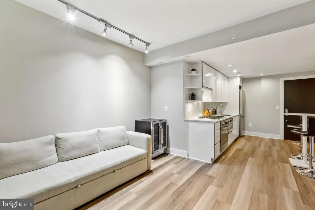 Additional image 12 of 1311 13th Street NW Unit T04, Washington, DC 20005