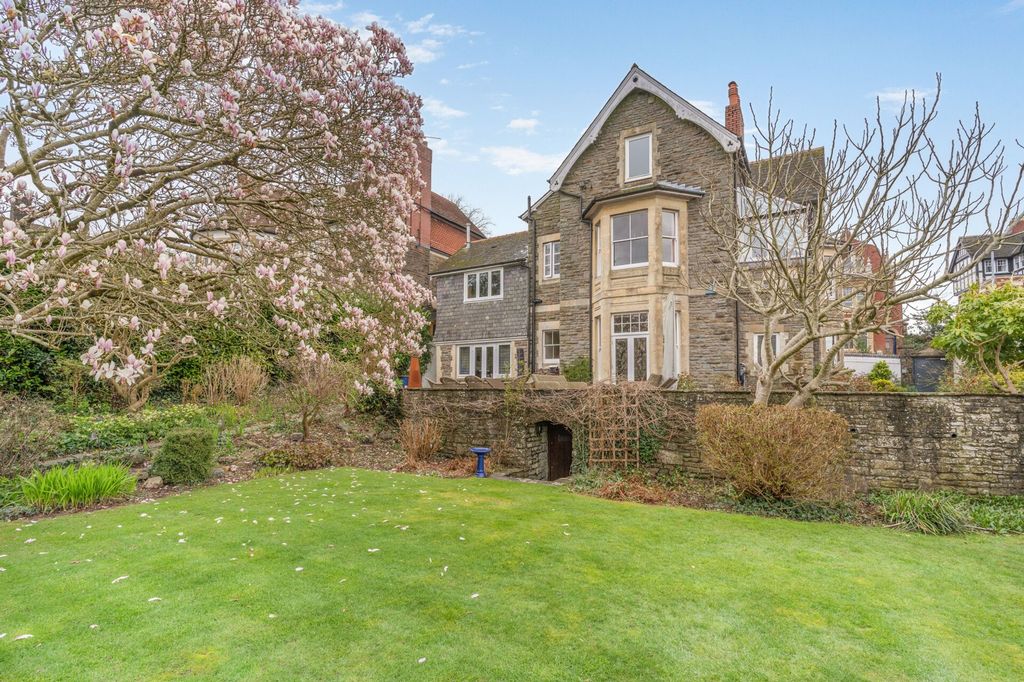 6 bed detached house for saleStow Park Avenue, Newport NP20