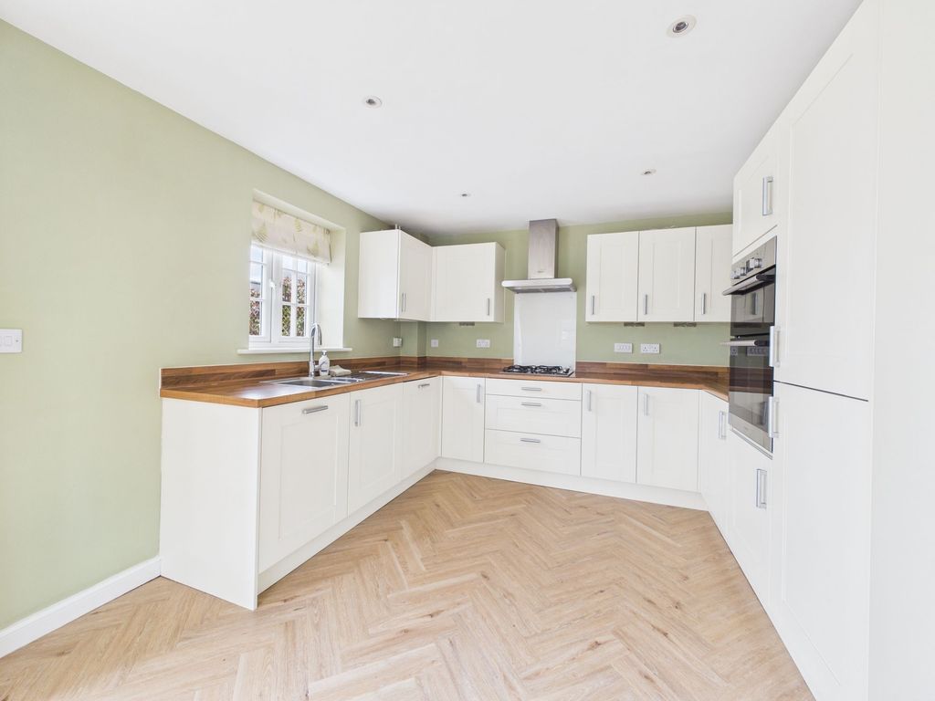 Additional image 8 of 3 bed semi-detached house for saleRoberts Road, Silverstone NN12