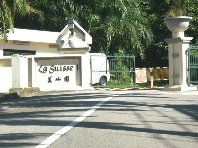 Additional image 10 of 60 Swiss View