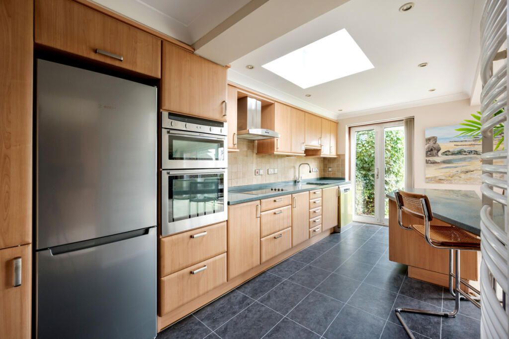 Additional image 2 of Godfries Close, Welwyn, AL6