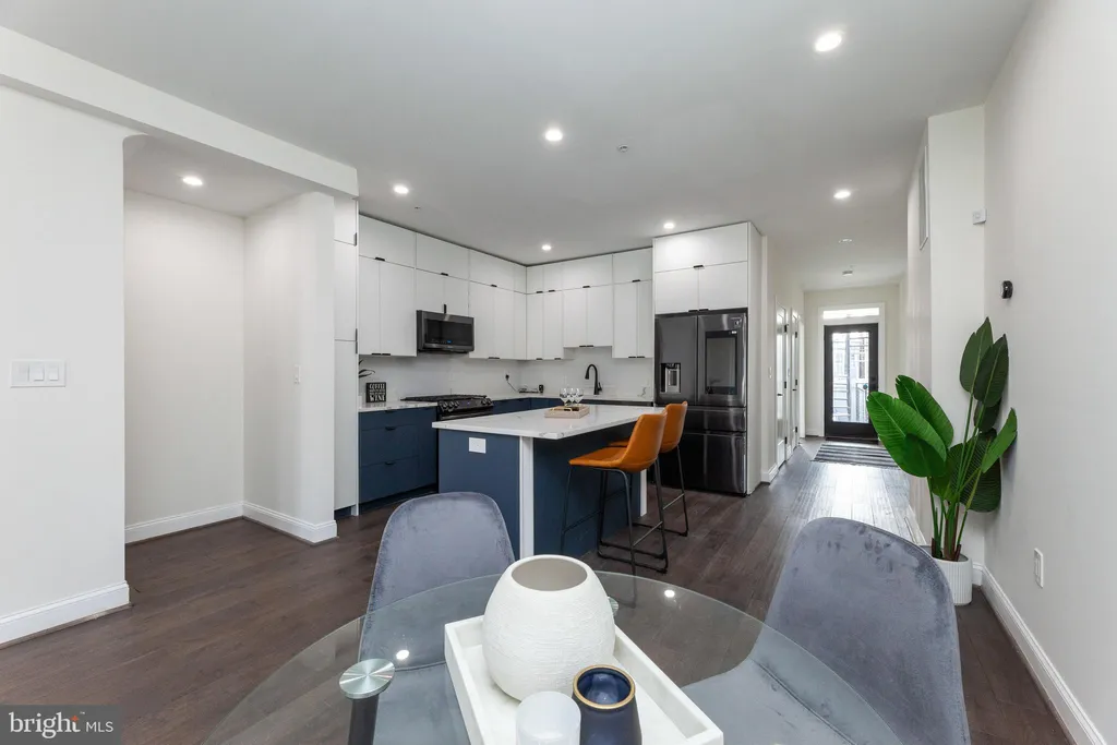 Additional image 5 of 734 Kenyon Street NW Unit 2, Washington, DC 20010