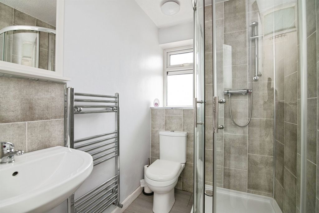 2 bed flat for saleWolverhampton Street, Wednesbury WS10 photo 5