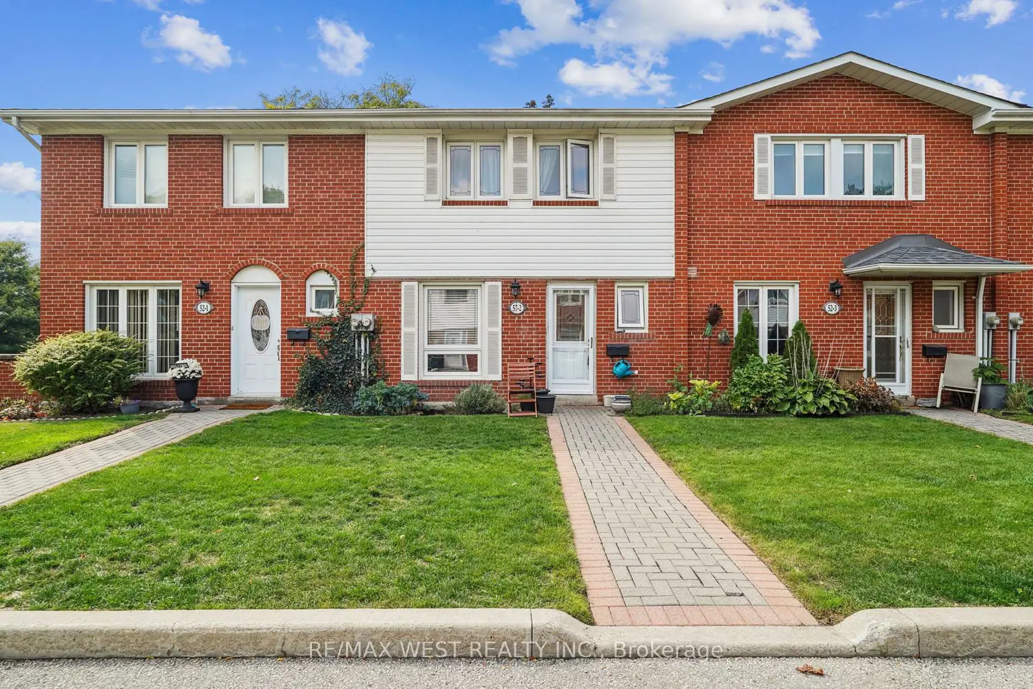 52 Old Burnhamthorpe Road 2
