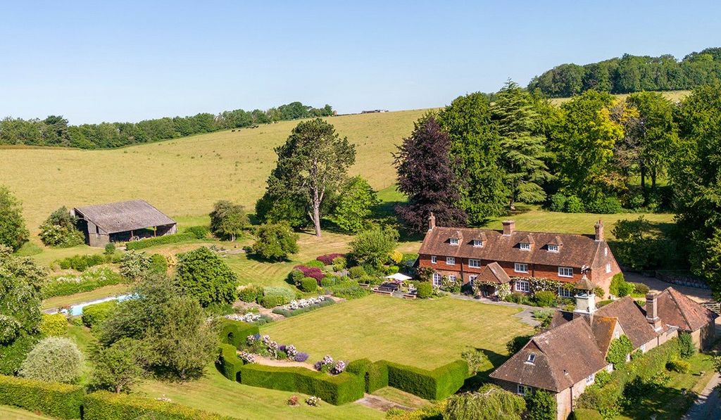 6 bed equestrian for saleHannington, Kingsclere, Hampshire RG26