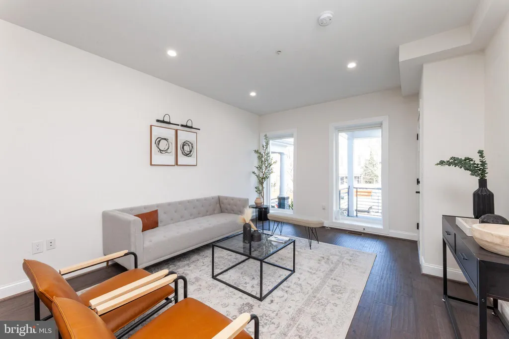 Additional image 4 of 734 Kenyon Street NW Unit 2, Washington, DC 20010