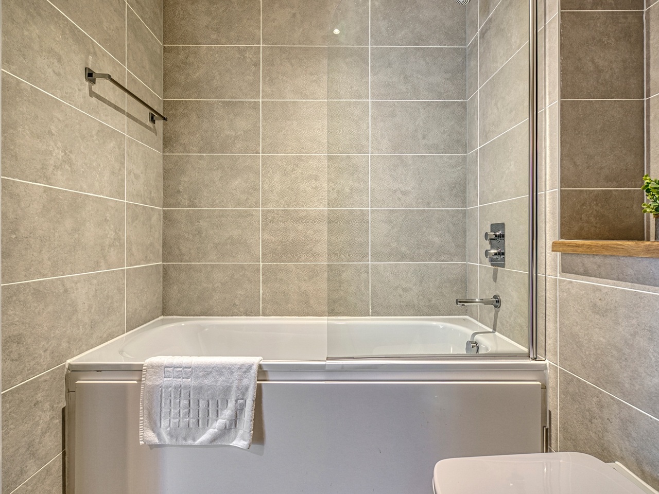 Additional image 4 of 2 Bed Flat, Michigan Point Tower D, M50, N1 7GU