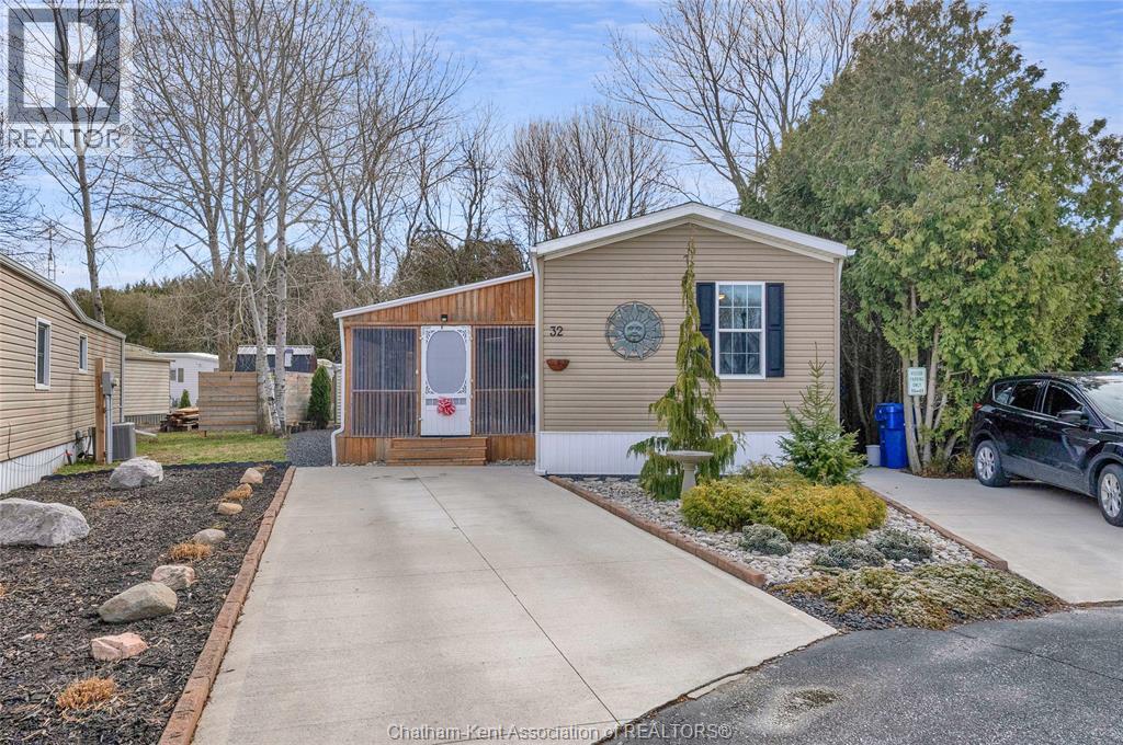 32-22220 Charing Cross Road, Chatham, ON, N7M5V8