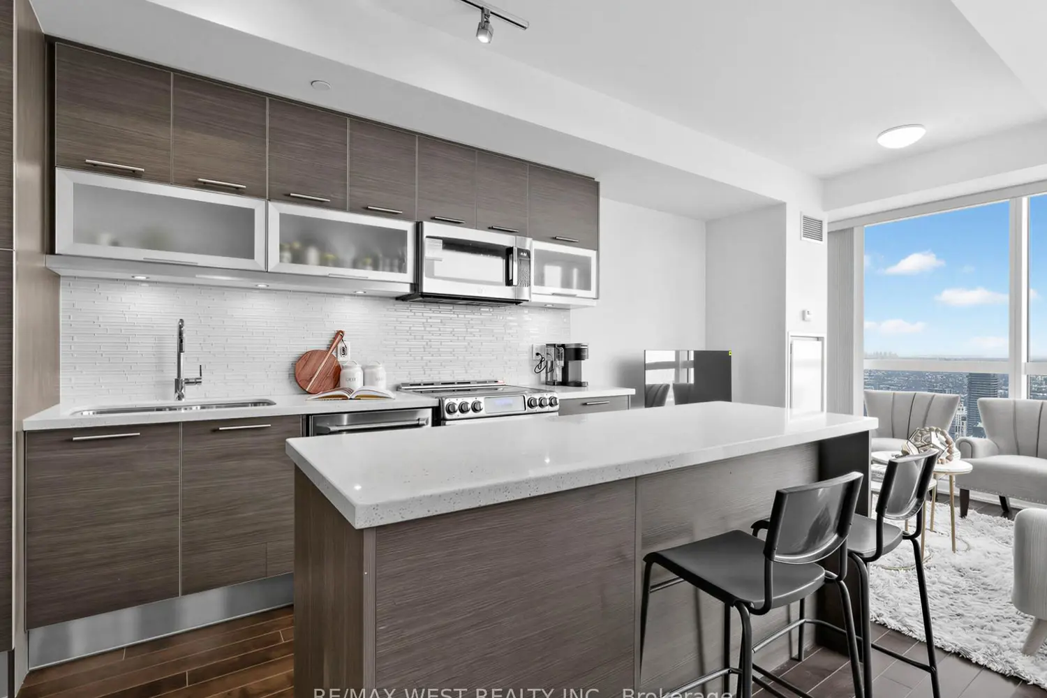 Additional image 9 of 388 Yonge Street 7201