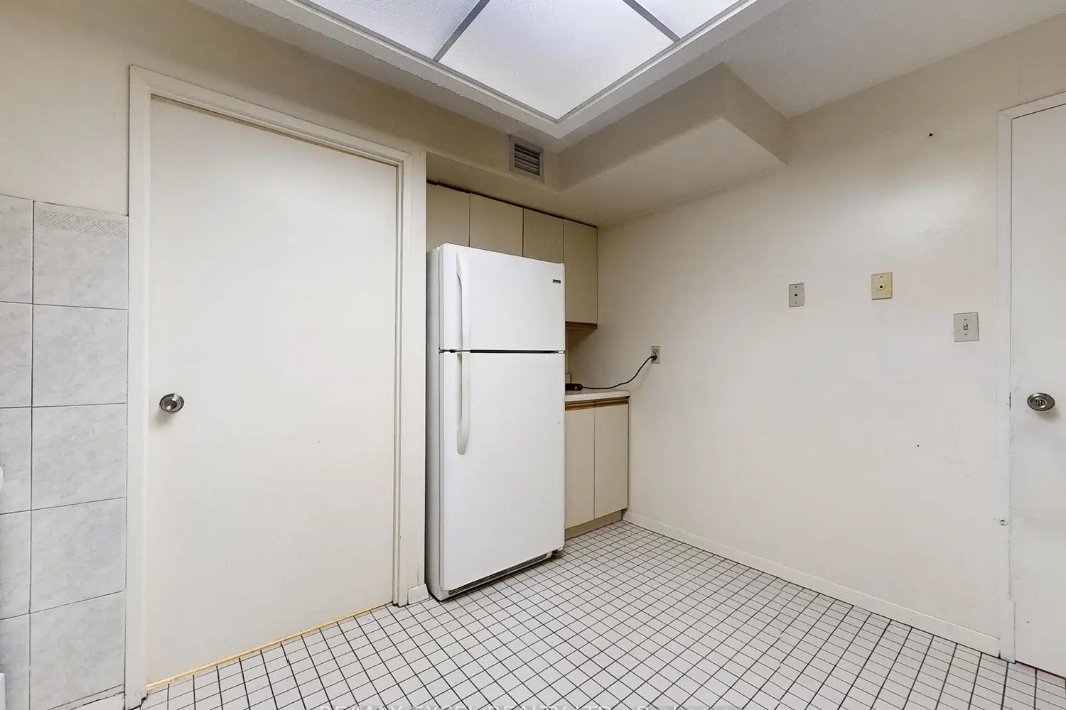 Additional image 6 of 188 Spadina Avenue 406