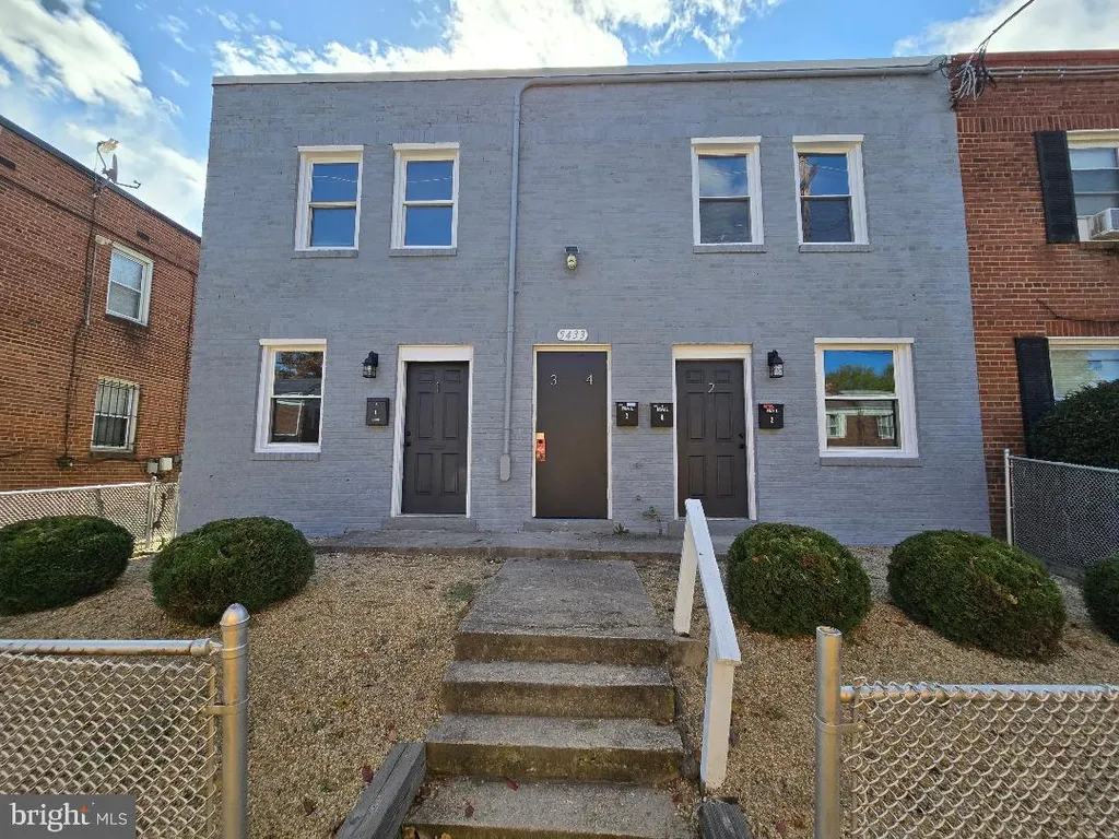 5433 C Street SE Unit 4, Washington, DC 20019