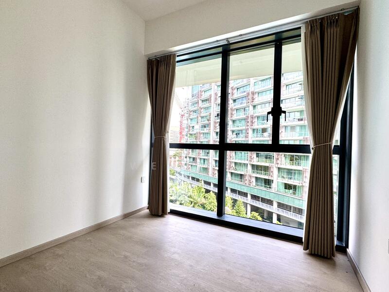 8 Slim Barracks Rise photo 4