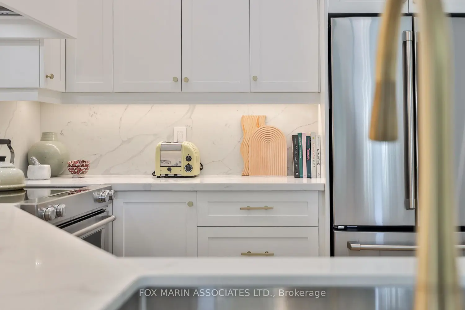 Additional image 9 of 1231 Yonge Street 301
