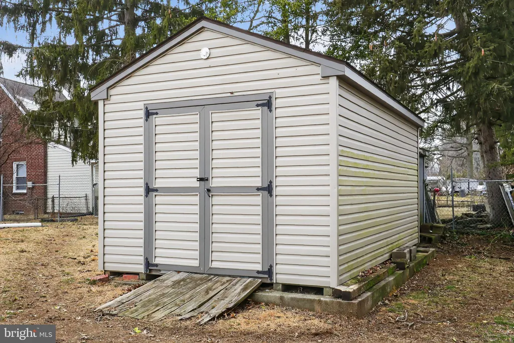 3 S Glen Avenue, New Castle, DE 19720