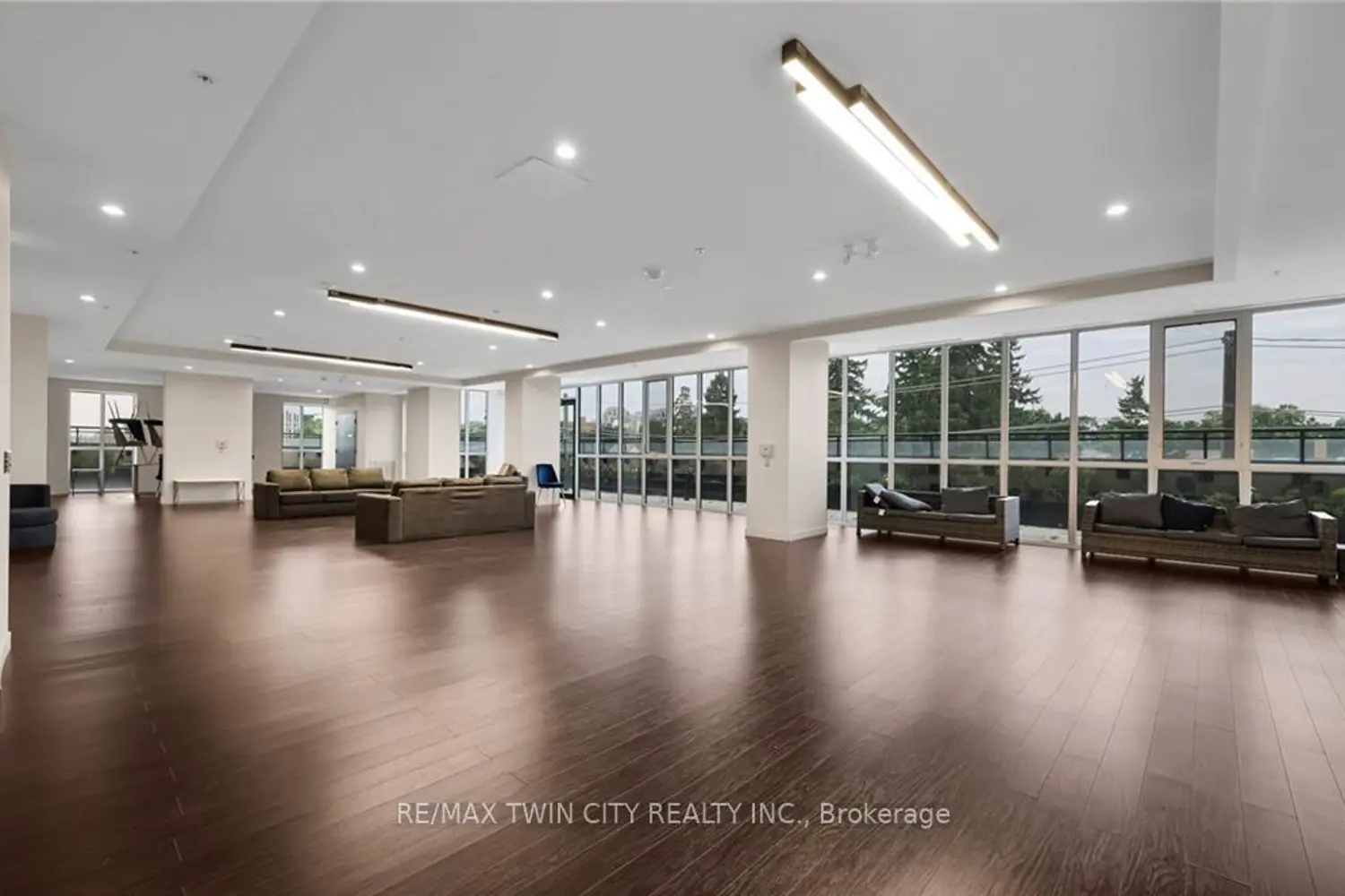 128 King Street 807 photo 3