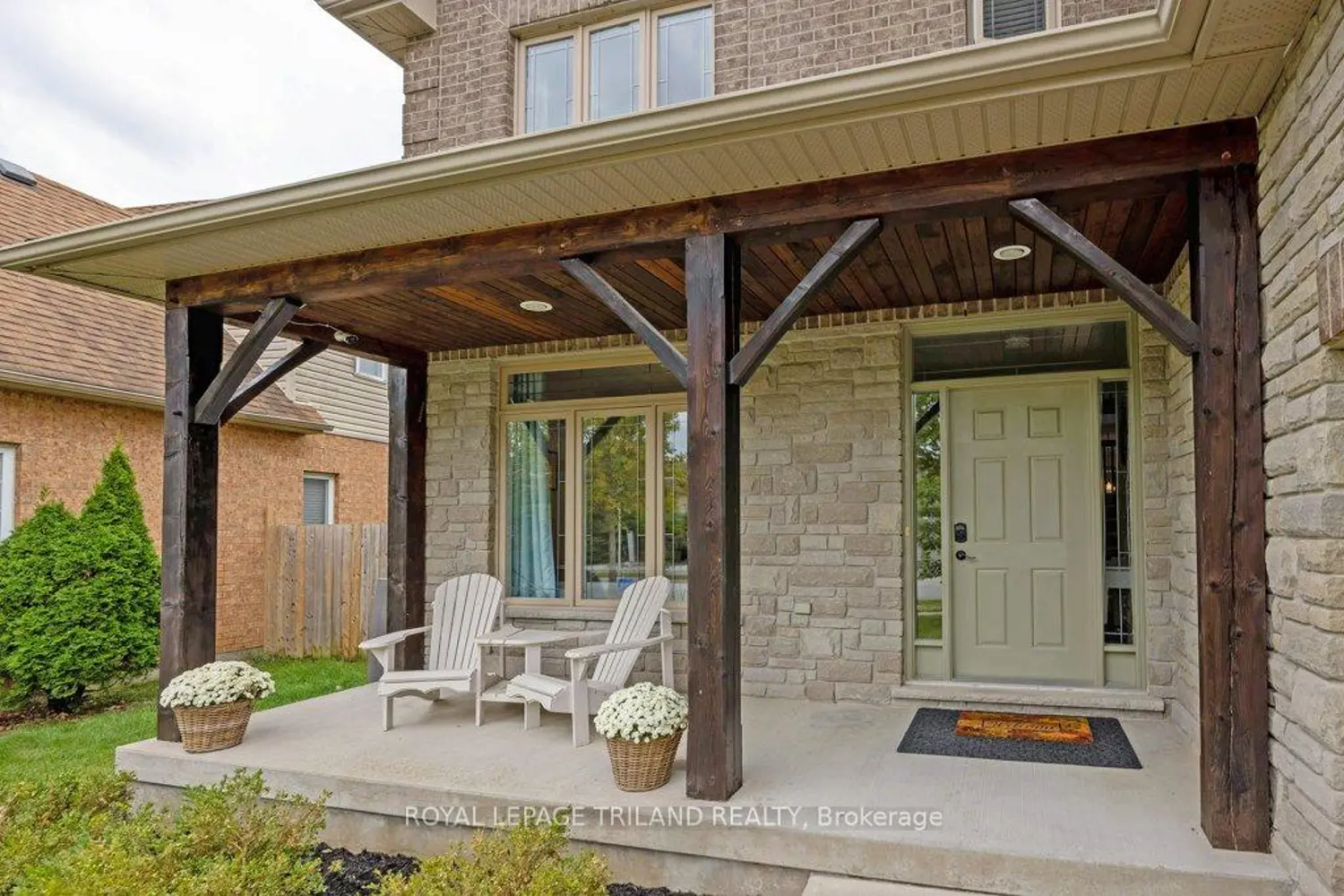 139 Skyline Avenue photo 2