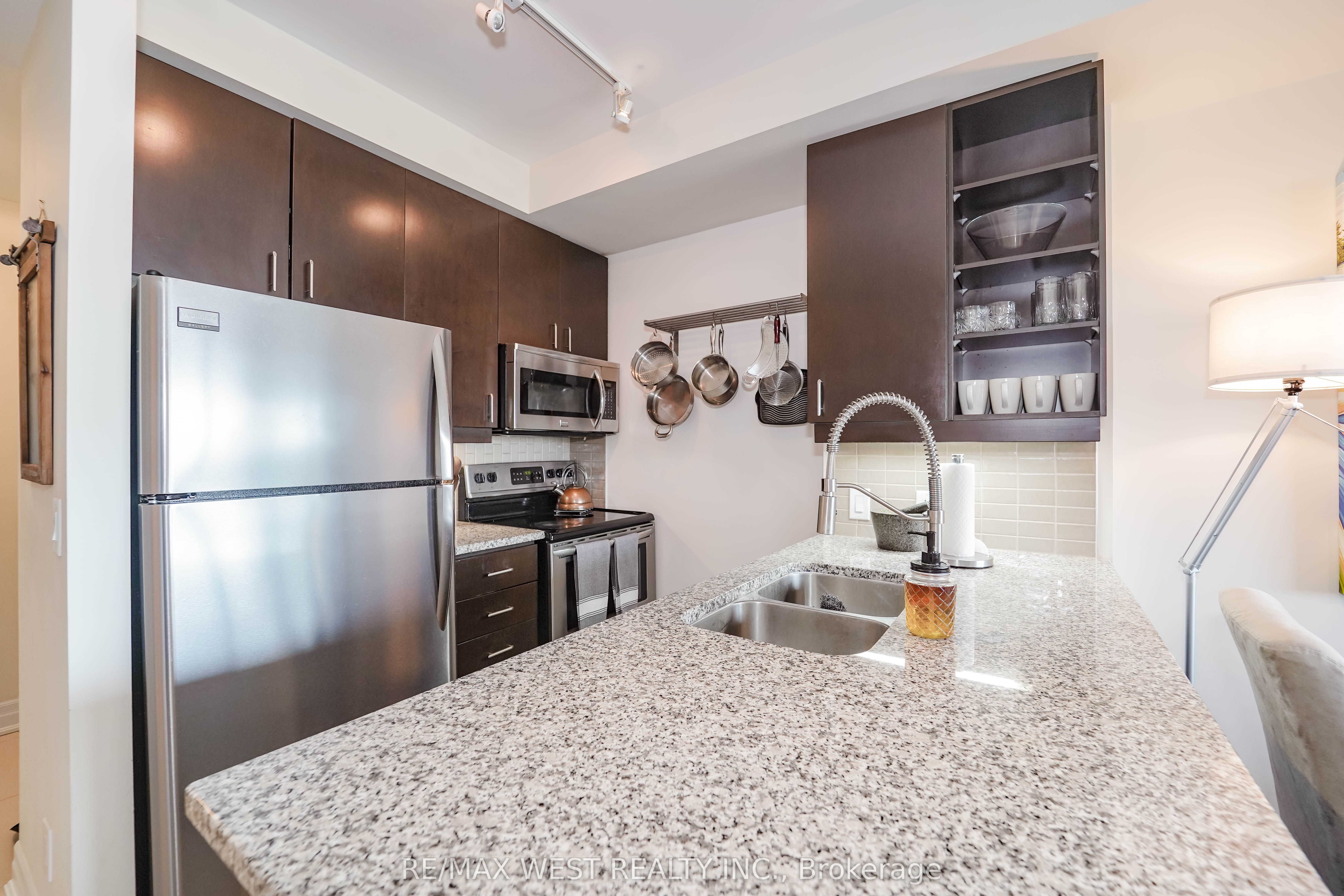Additional image 6 of 909-100 John Street, Brampton, ON, L6W 0A8