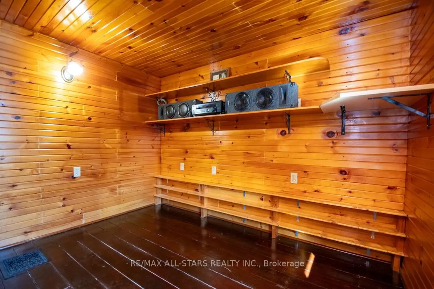 Additional image 10 of 1463 Highway 7A