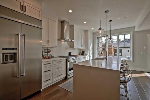 Additional image 8 of 2438 25 Street SW, Calgary, AB, T3E 1X6