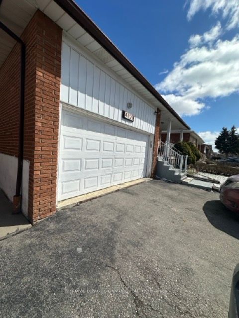 BSMT 2-4129 Brandon Gate Drive, Mississauga, ON, L4T 3P3