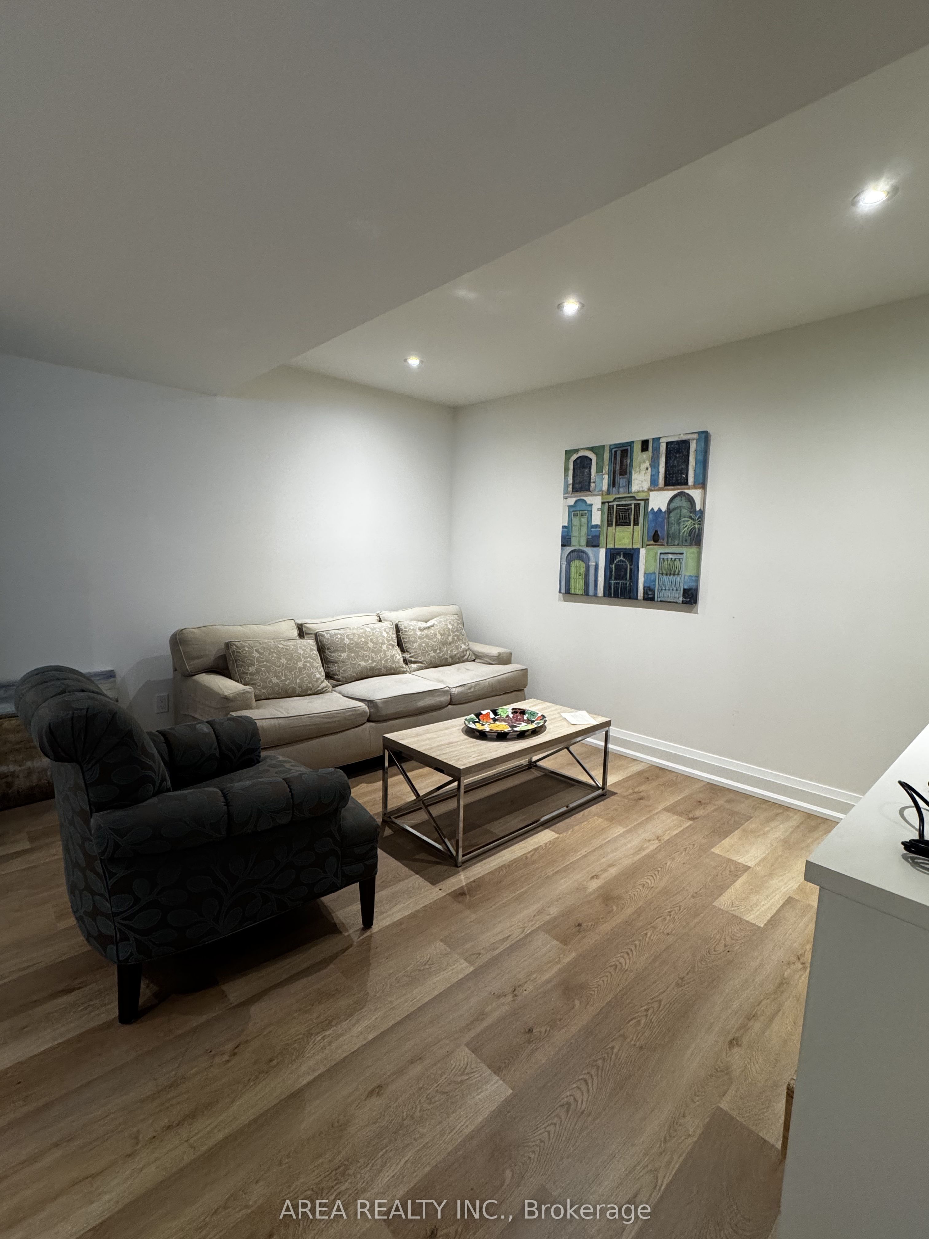 Additional image 2 of Lower-1413 Queen Victoria Avenue, Mississauga, ON, L5H 3H2