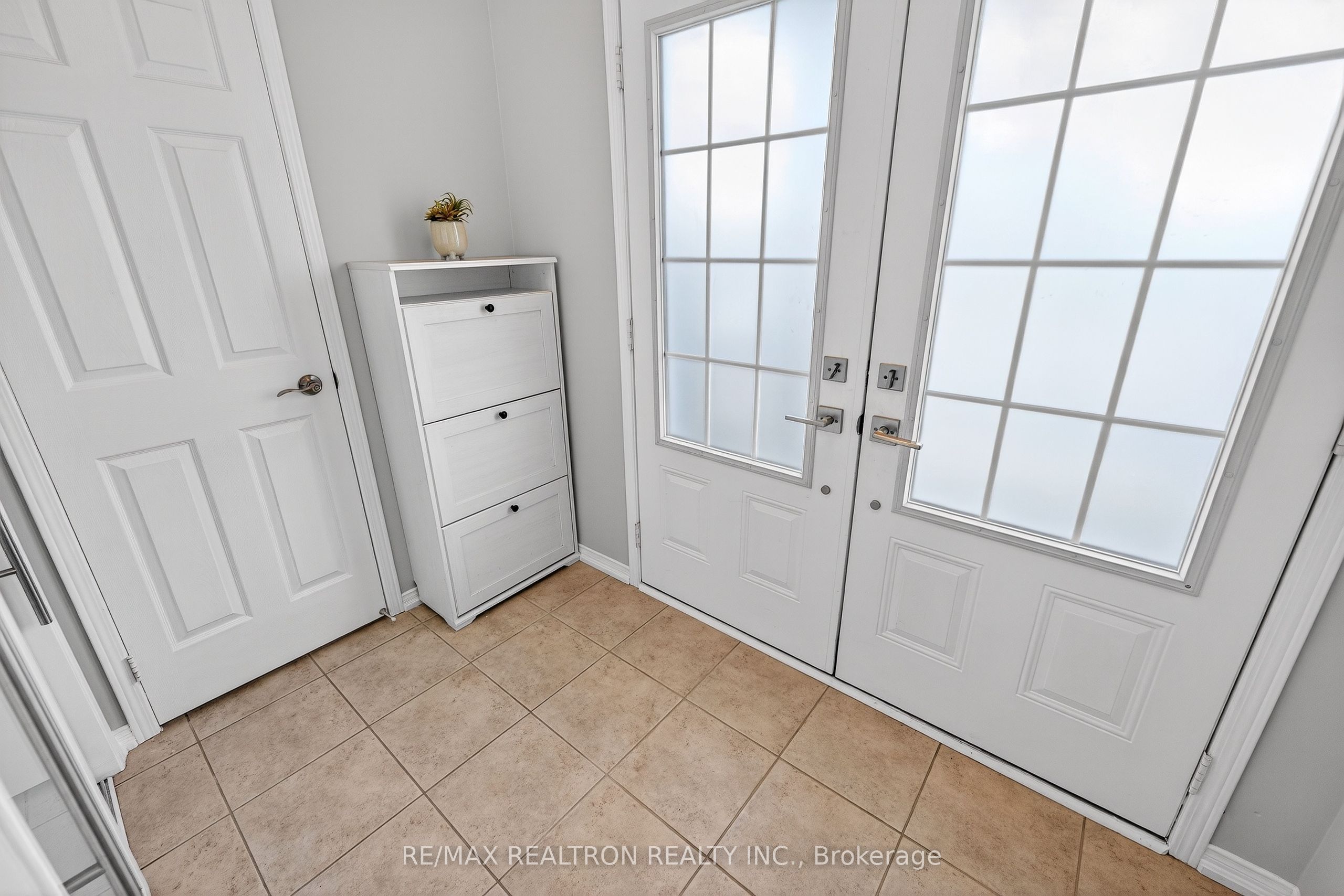 Additional image 3 of 43 Formosa Avenue, Ajax, ON, L1Z 0N1