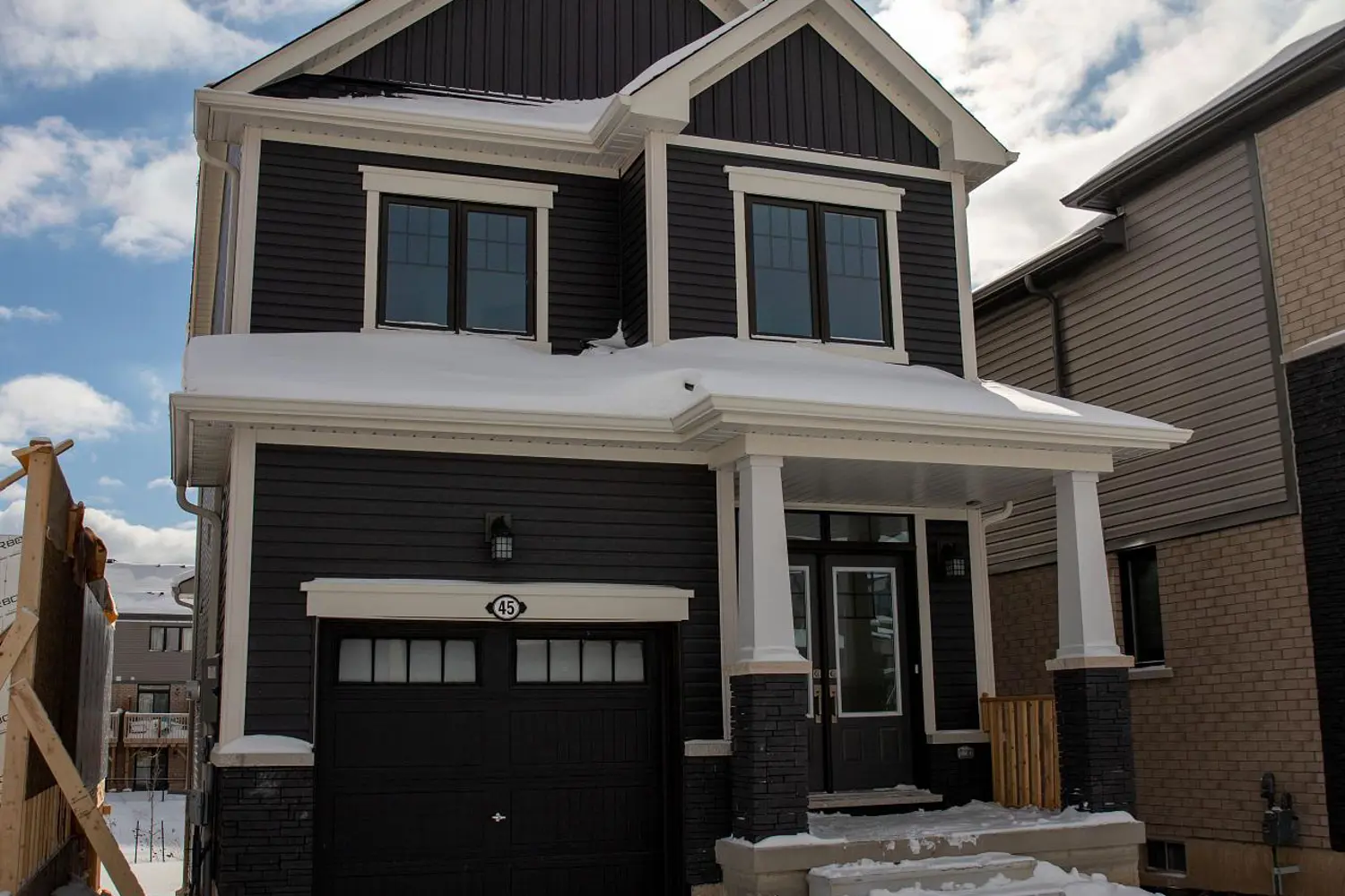 45 Cresthaven Heights