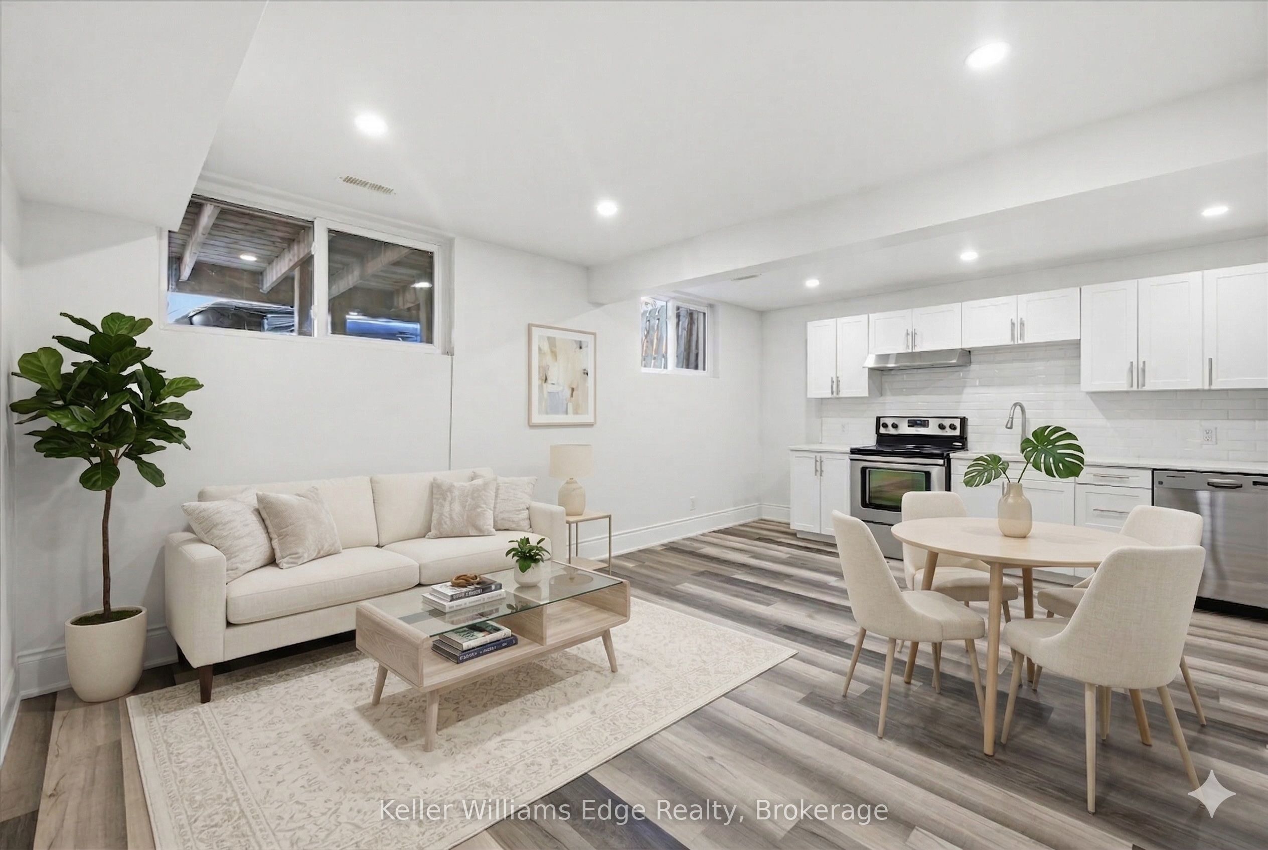 4-220 Caroline Street S, Hamilton, ON, L8P 3L4