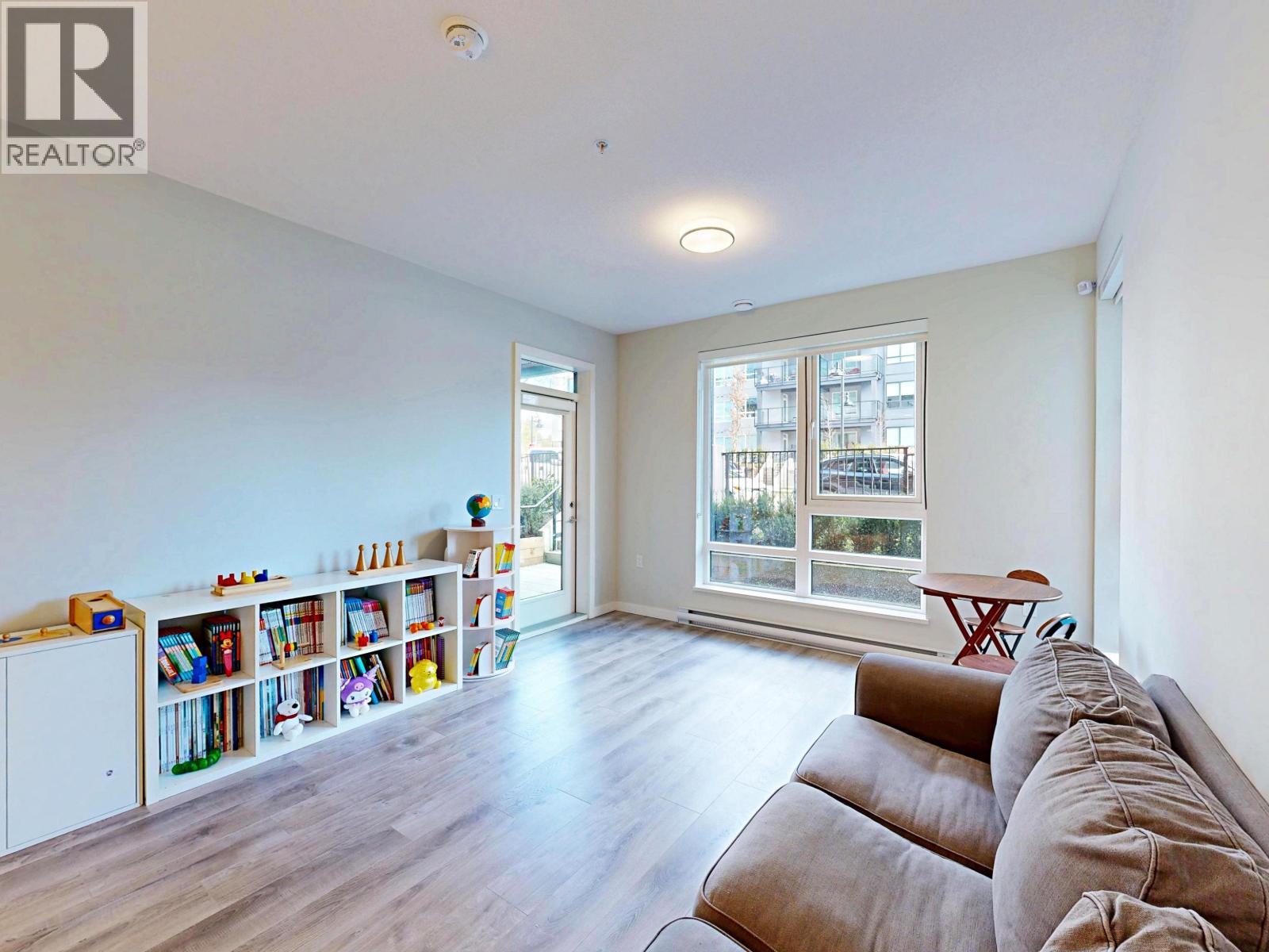 Primary image of 208 615 COTTONWOOD AVENUE