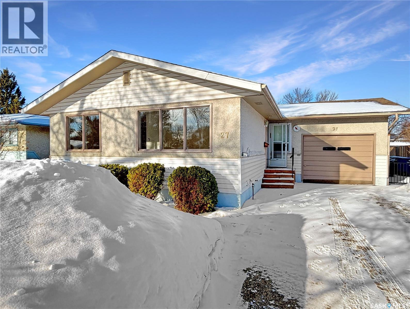 27 Walker Crescent, Saskatoon, SK, S7L4H7